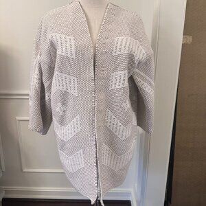 VOZ Ojos Jacket in Ivory with Sand, one size ~ pre-owned!